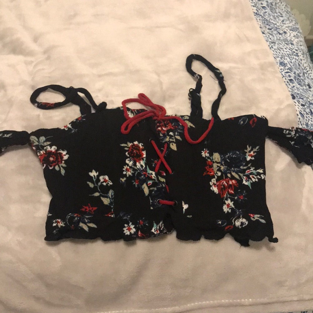 Cute crop top!